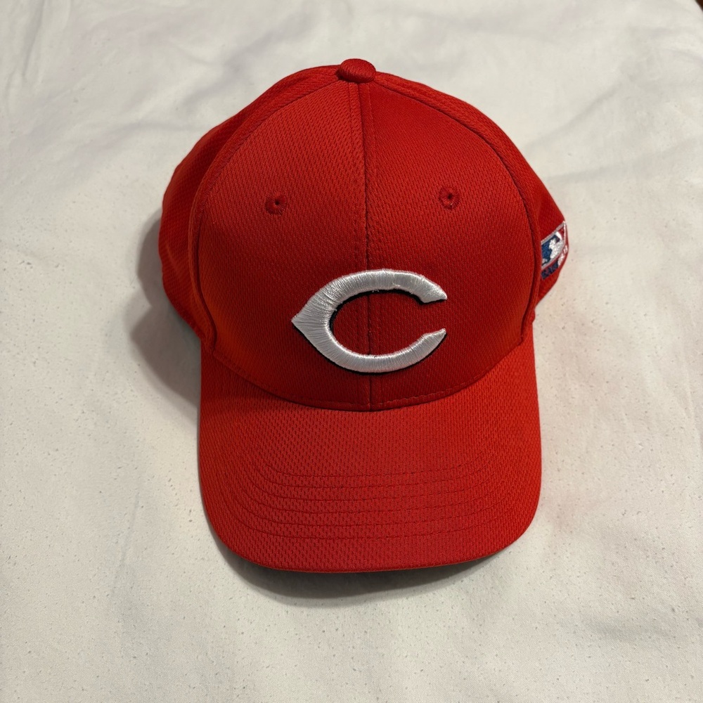 Youth Cincinnati Reds MLB replica baseball cap featuring a 3-D team logo